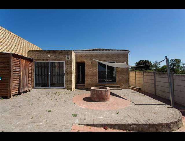 4 BEDROOM HOUSE FOR SALE IN NORMANDIE